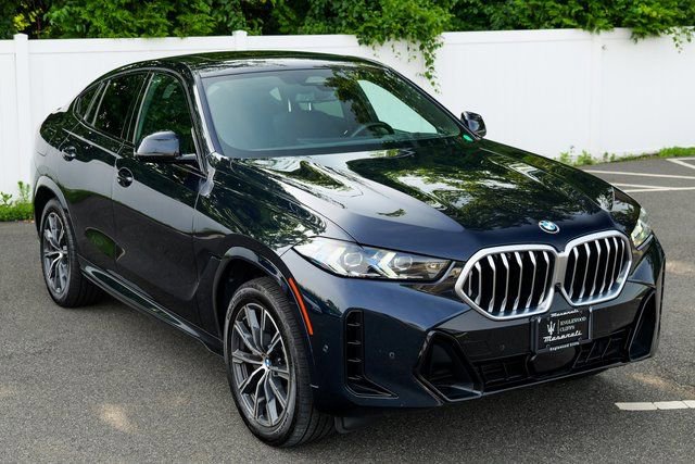 Used 2024 BMW X6 xDrive40i w/ Premium Package image 9