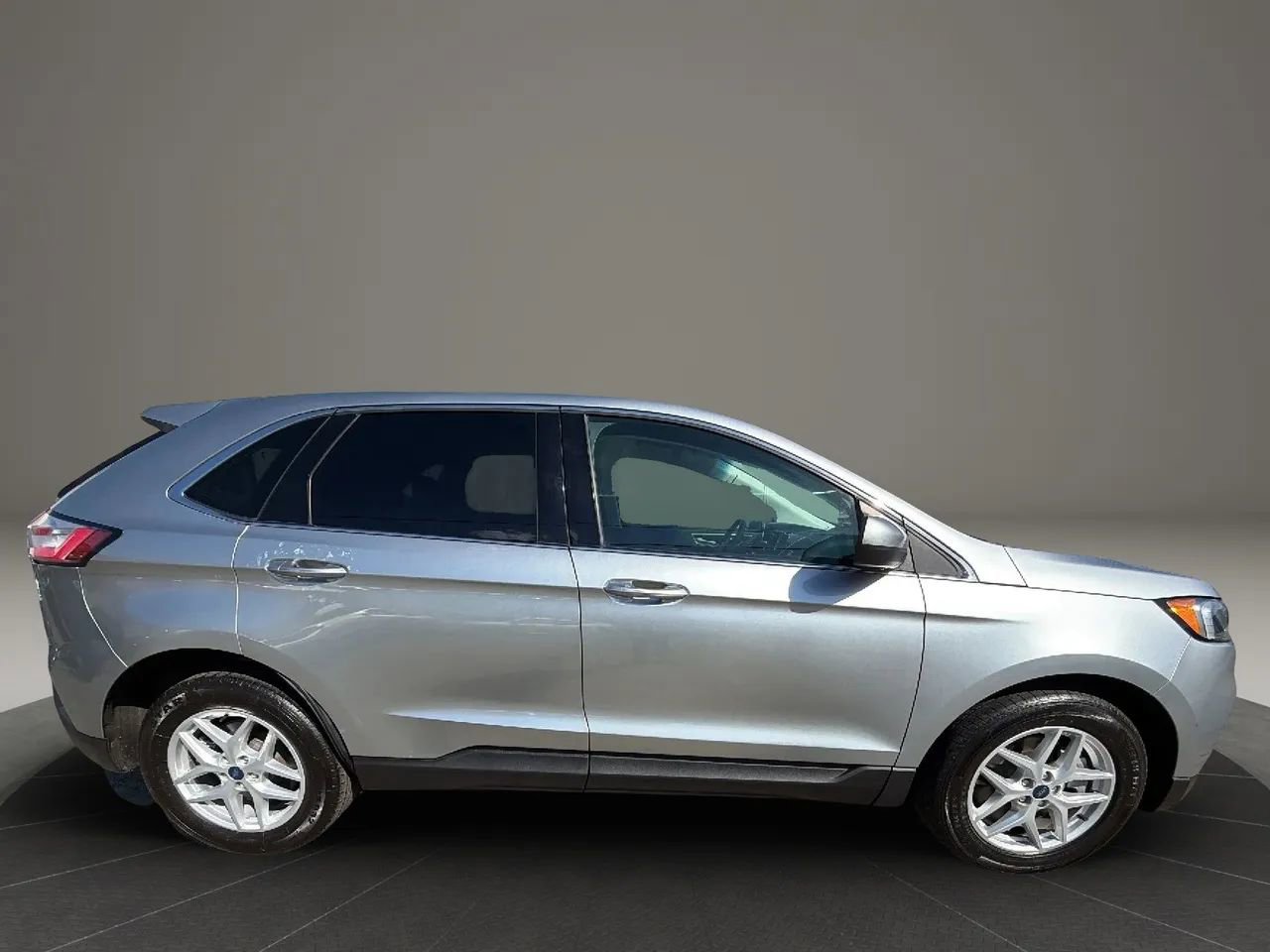 Used 2022 Ford Edge SEL AWD/4WD image 4