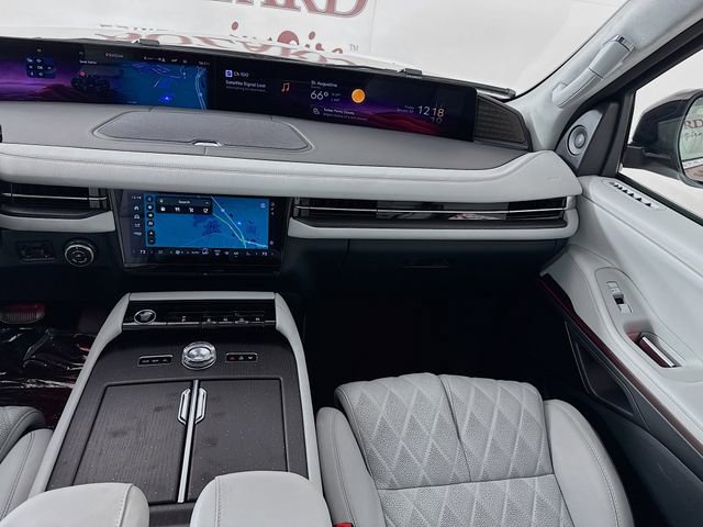 New 2025 Lincoln Navigator L Black Label image 25