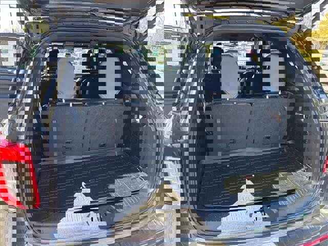 Used 2020 Ford Explorer XLT w/ Equipment Group 202A image 17