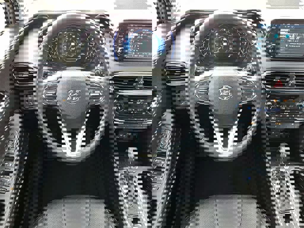 Used 2020 Hyundai Santa Fe SEL w/ Convenience + Premium Package image 11