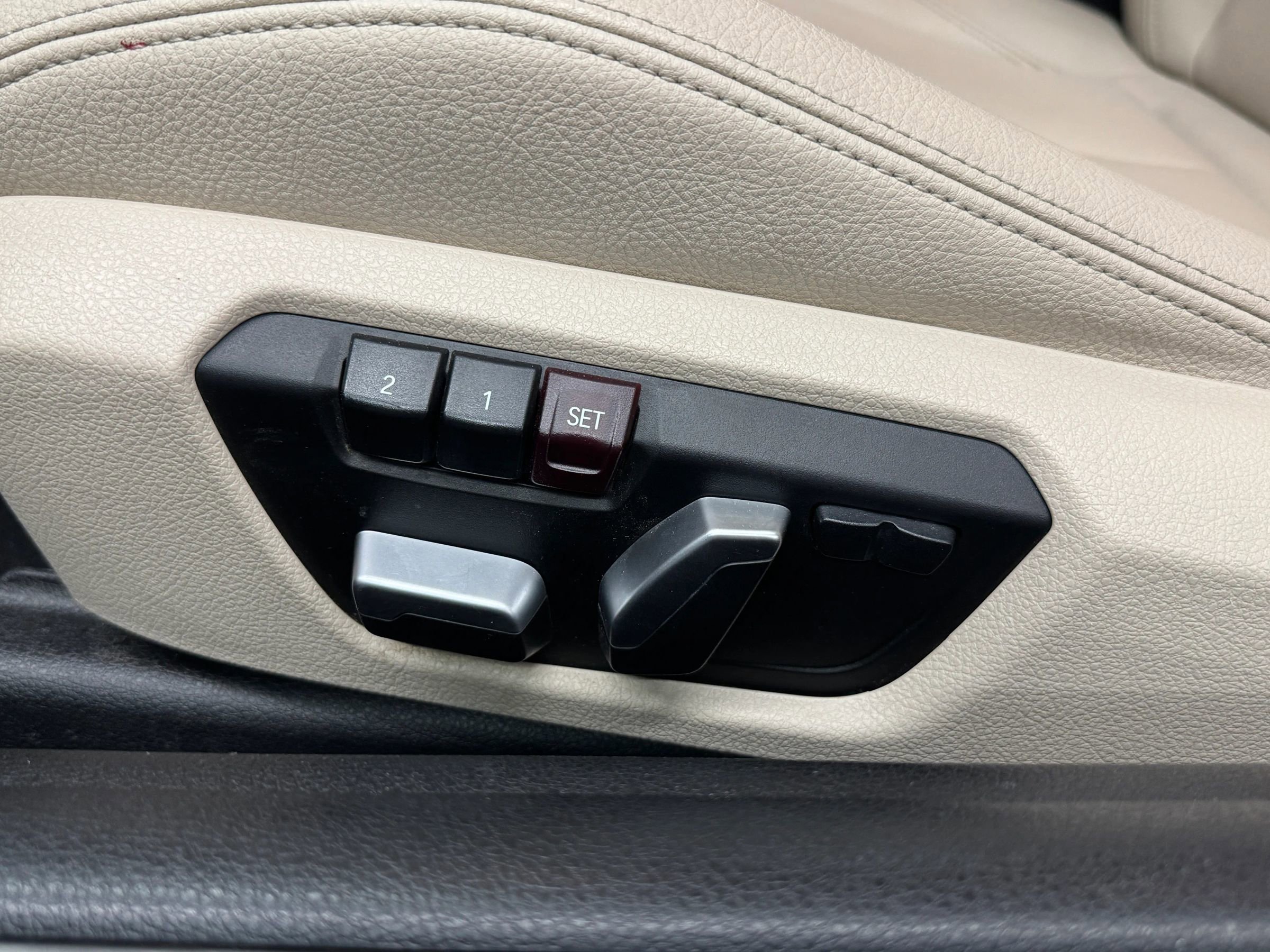 Used 2016 BMW 228i Coupe image 11