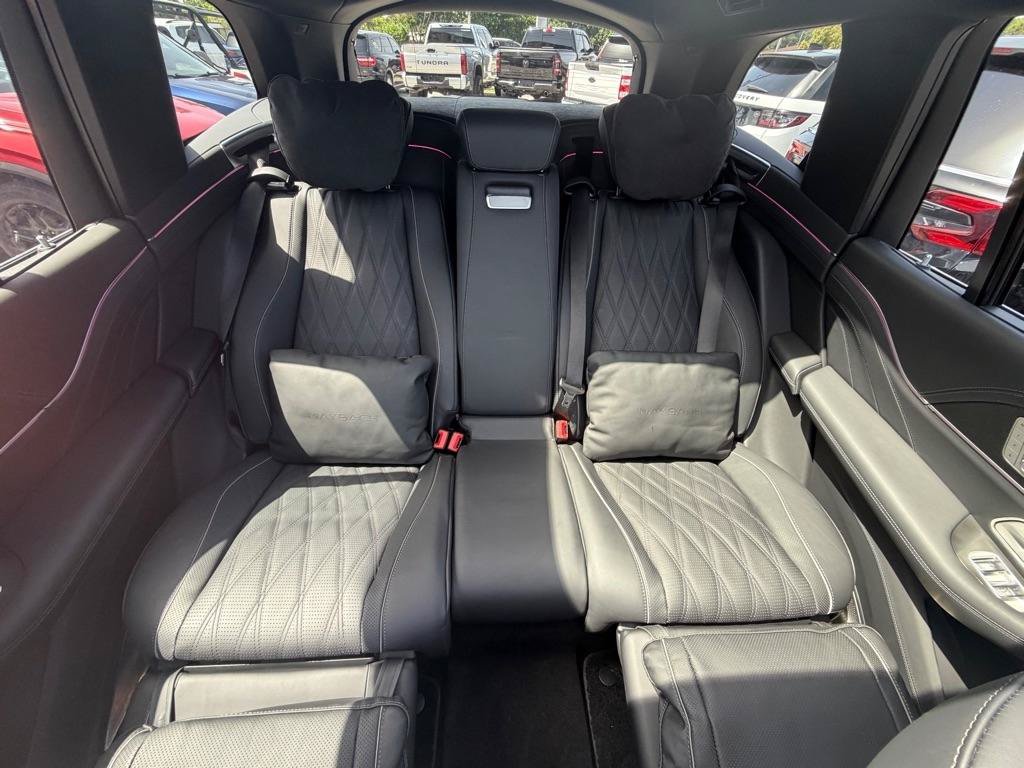 Used 2024 Mercedes-Benz Maybach GLS 600 4MATIC image 52