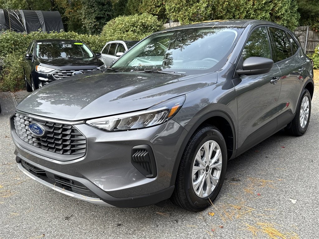 Used 2025 Ford Escape Active w/ Cold Weather Package image 7