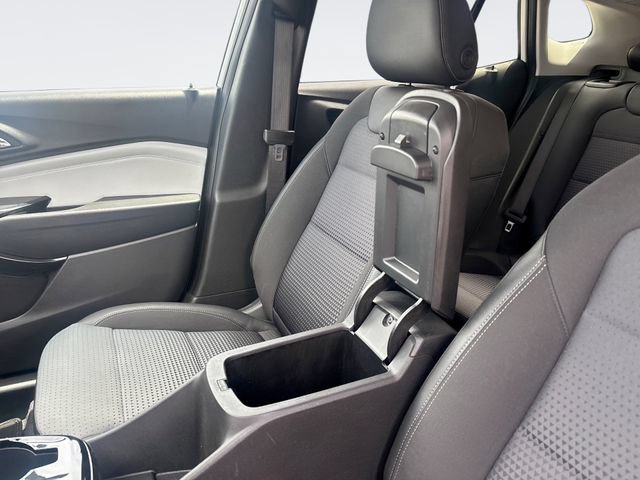 Used 2025 Chevrolet Trax LT w/ LT Convenience Package FWD image 20