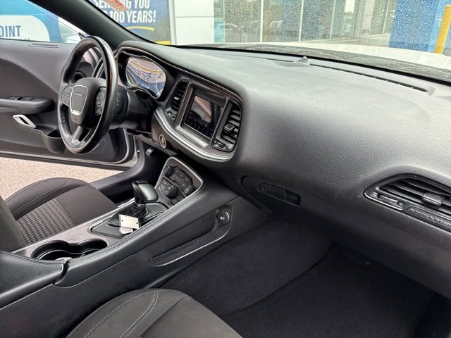 Used 2022 Dodge Challenger SXT image 27