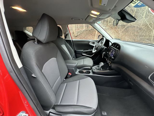 Used 2024 Kia Soul LX w/ Option Group 015 image 28