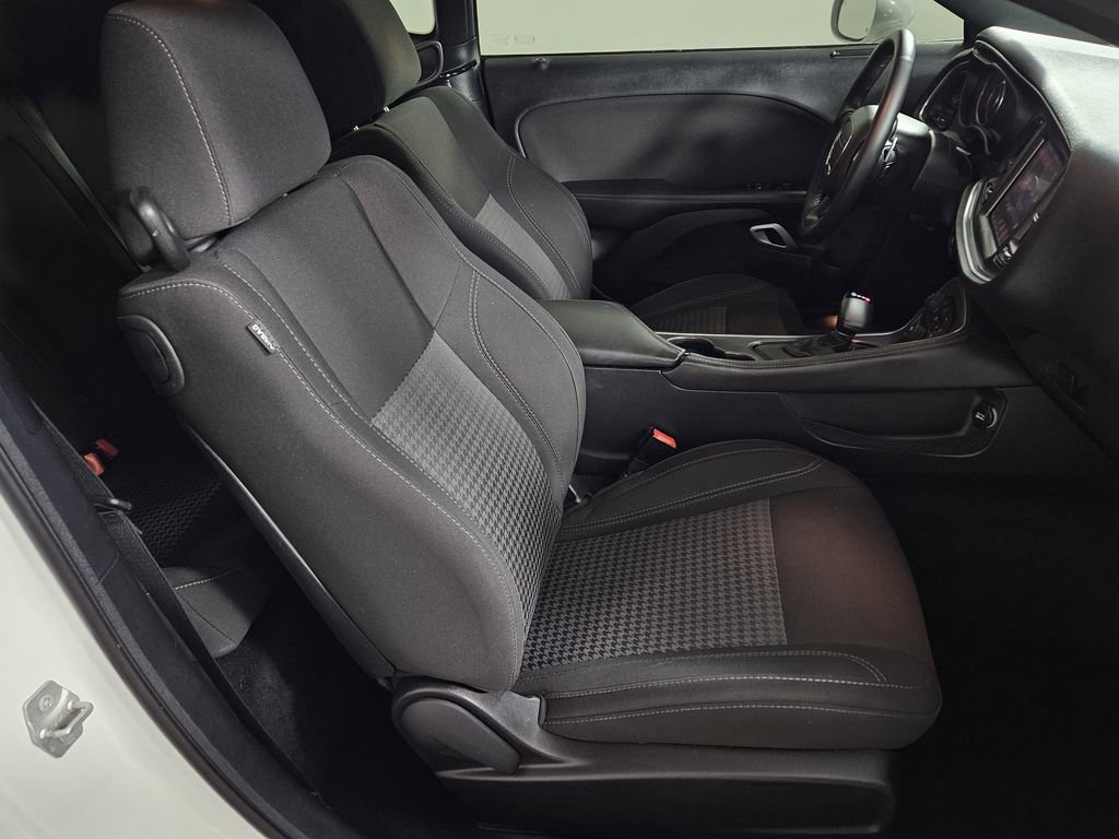 Used 2015 Dodge Challenger R/T w/ Quick Order Package 28B R/T RWD image 29