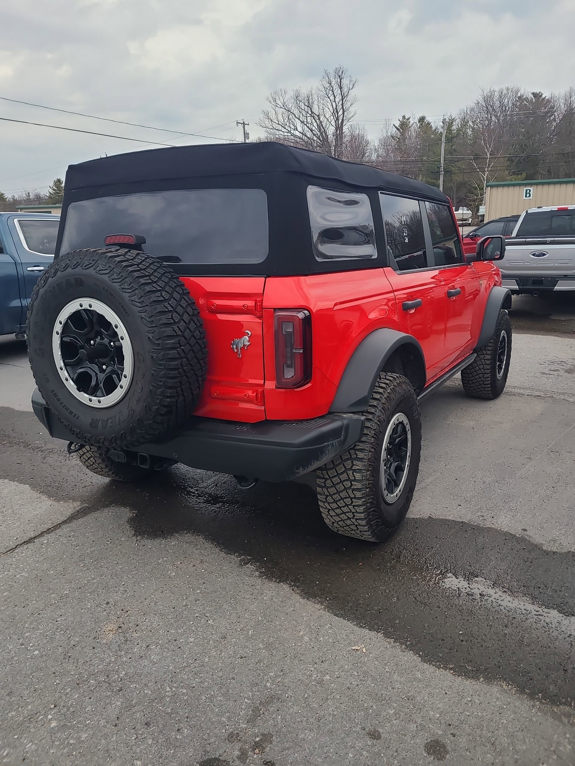 Used 2023 Ford Bronco Badlands w/ Sasquatch Package image 4