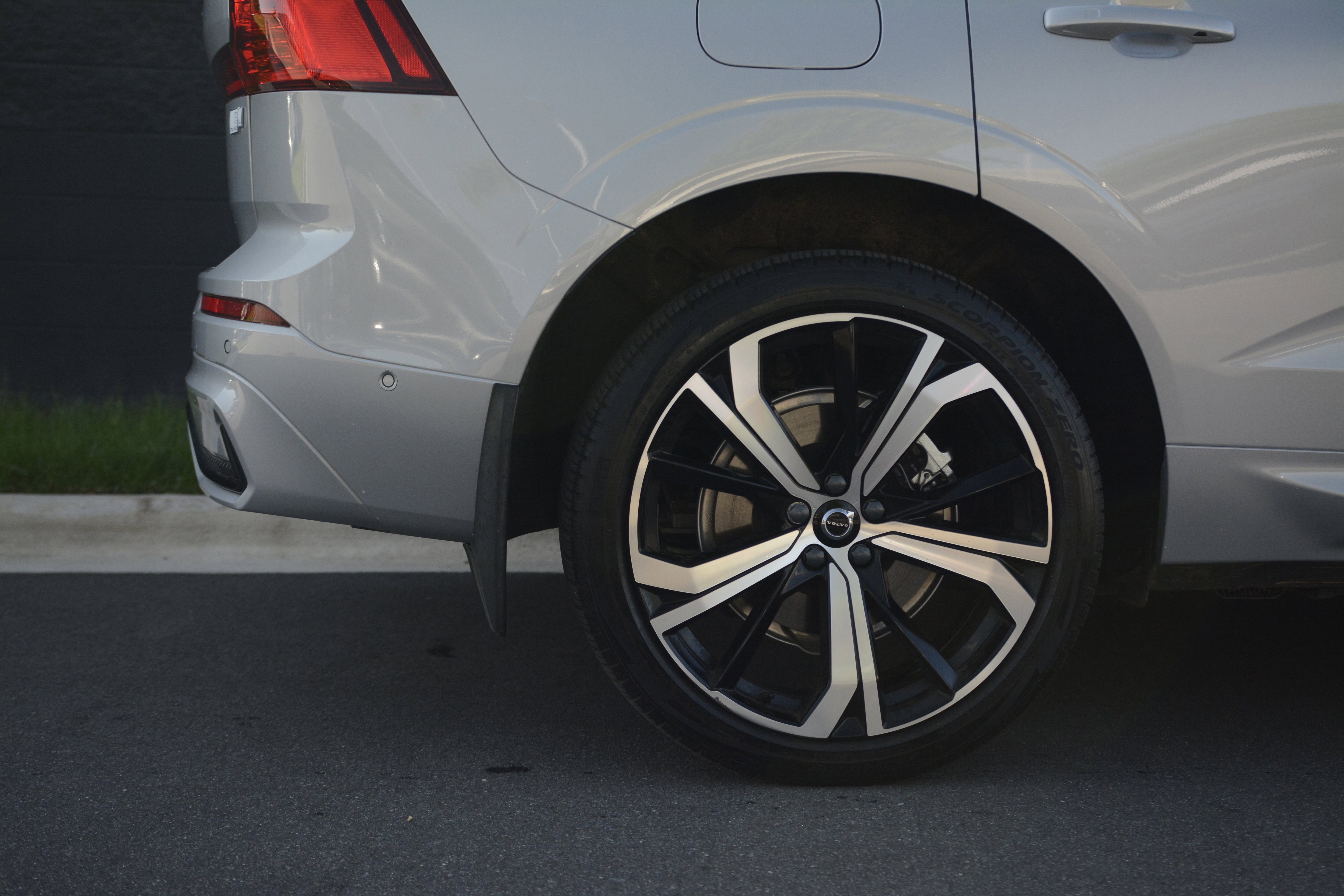 Used 2023 Volvo XC60 T8 Ultimate image 38