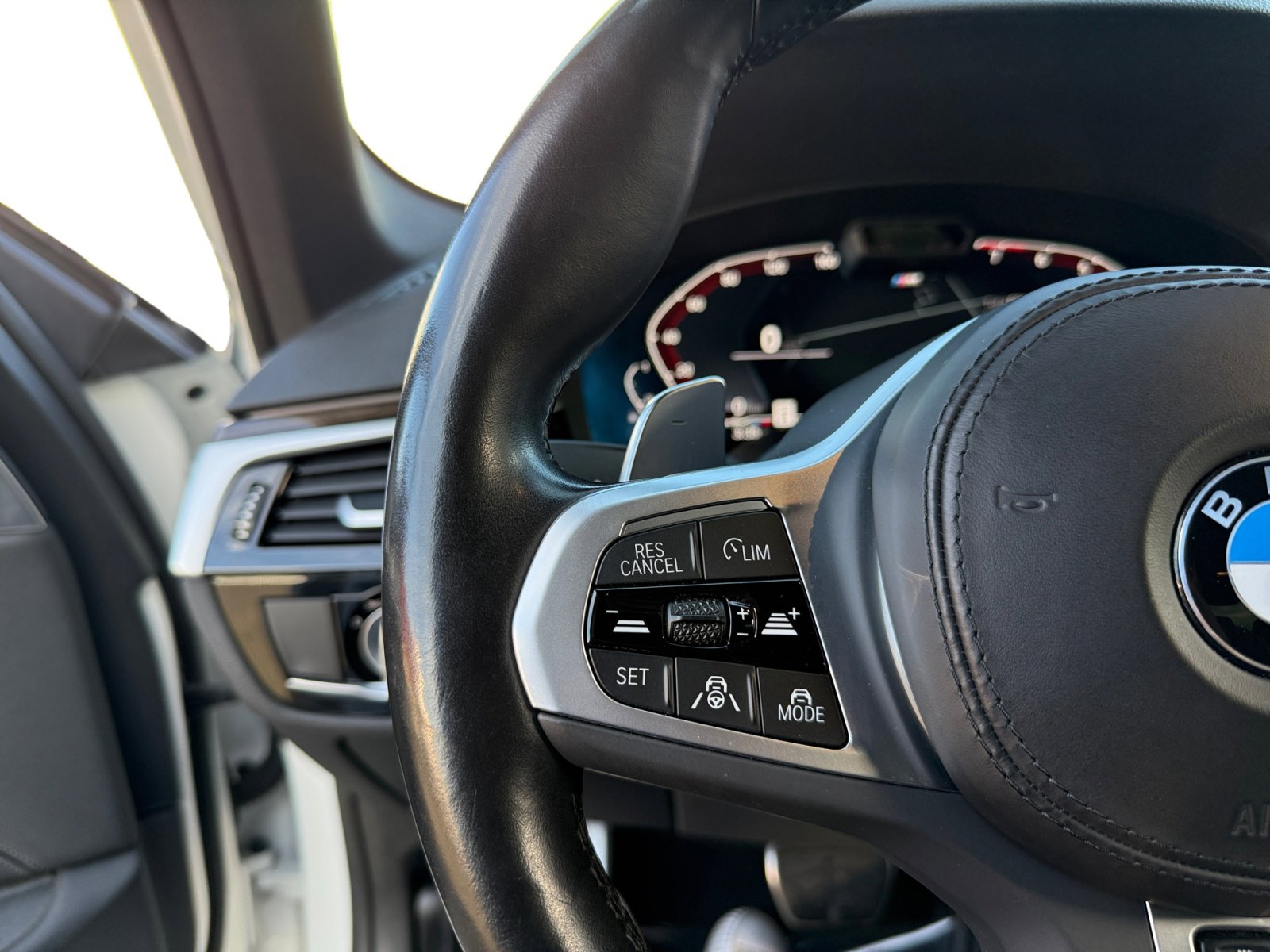 Used 2023 BMW 540i w/ M Sport Package image 12