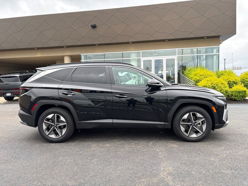 Certified 2025 Hyundai Tucson SEL FWD image 4