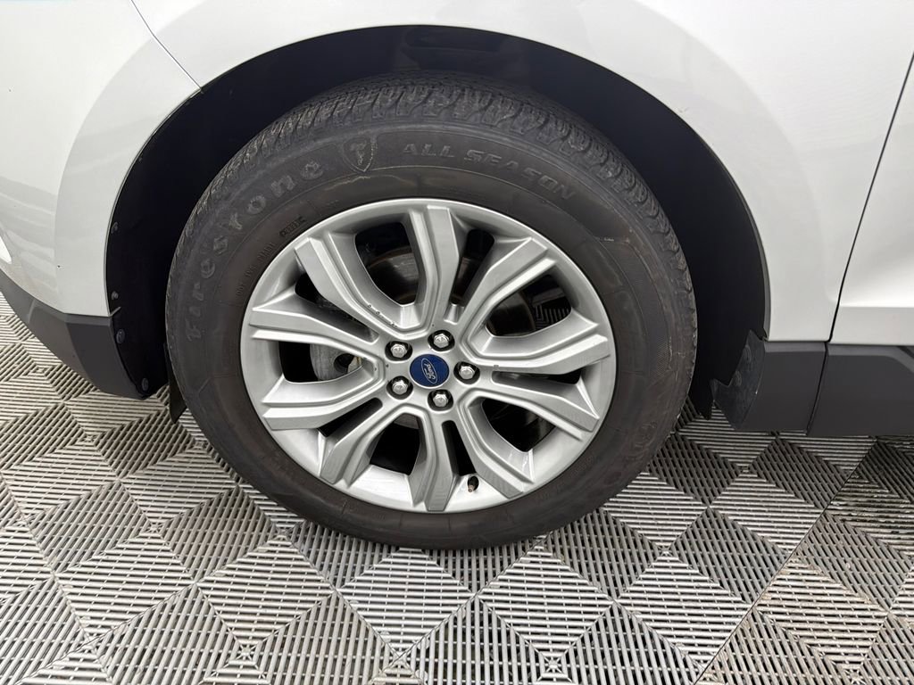 Used 2019 Ford Edge Titanium image 13
