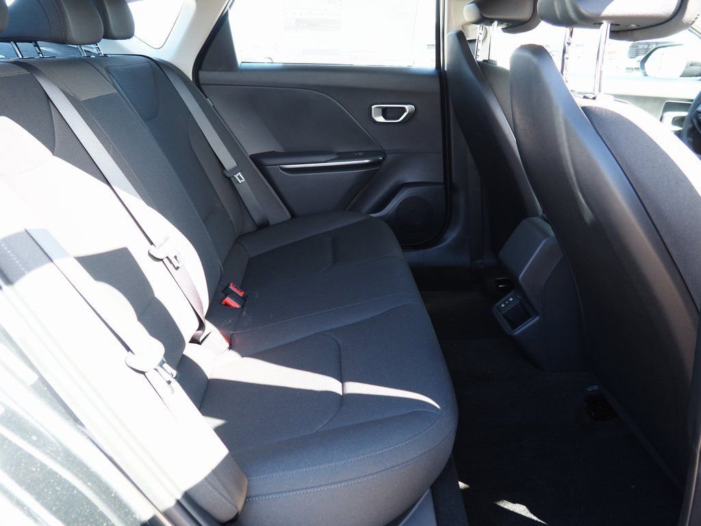 New 2026 Kia K4 LXS image 9