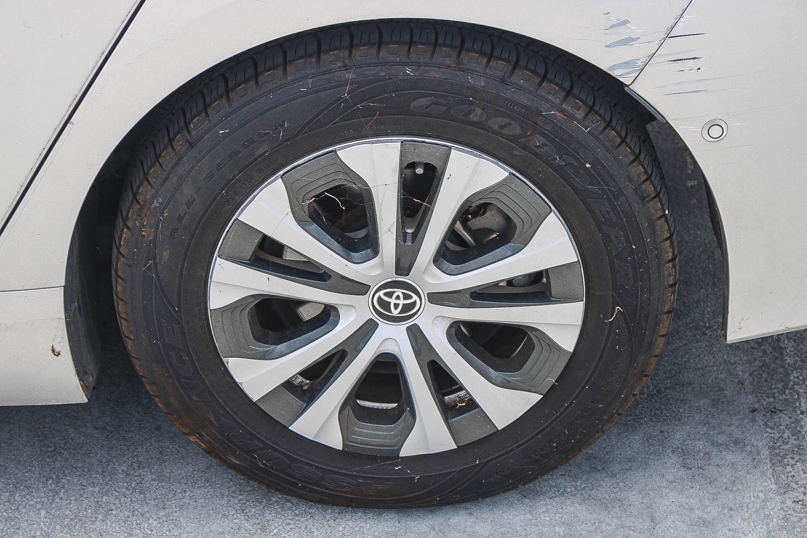 Certified 2020 Toyota Prius Prime Limited FWD image 10