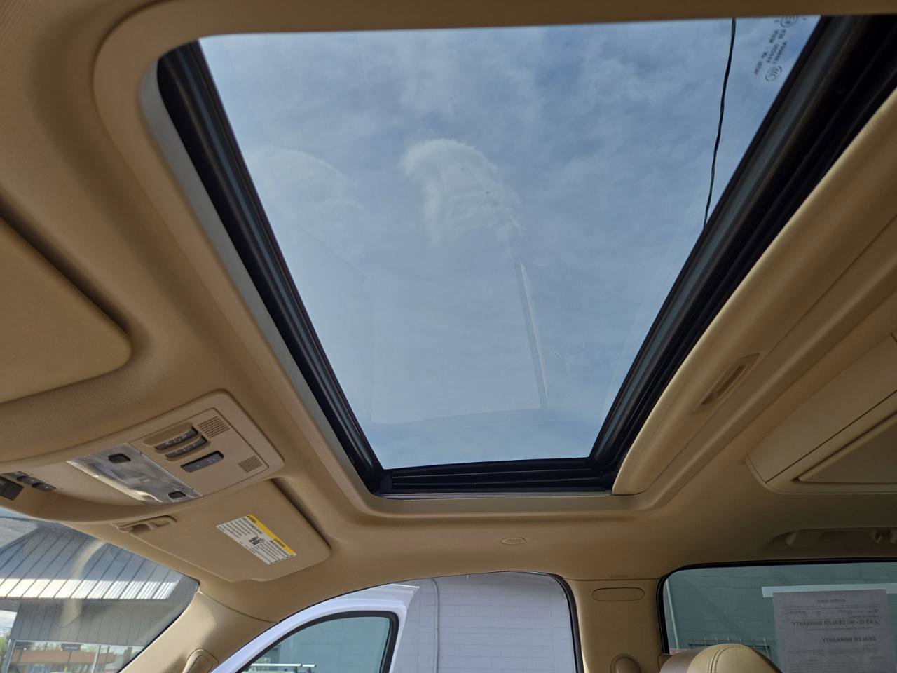 Used 2011 GMC Yukon XL Denali AWD/4WD image 28