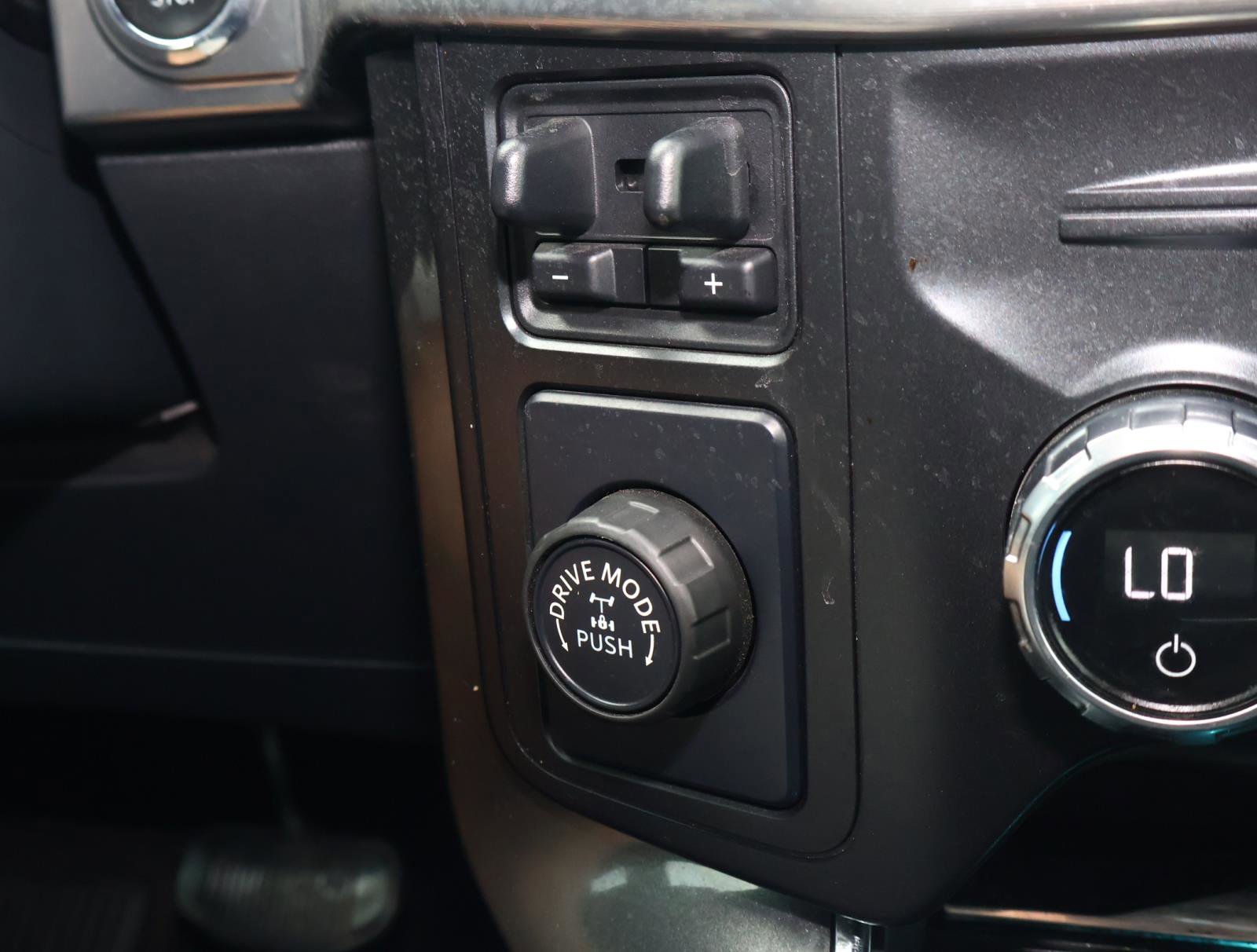 Used 2021 Ford F150 Lariat w/ Max Trailer Tow Package image 27