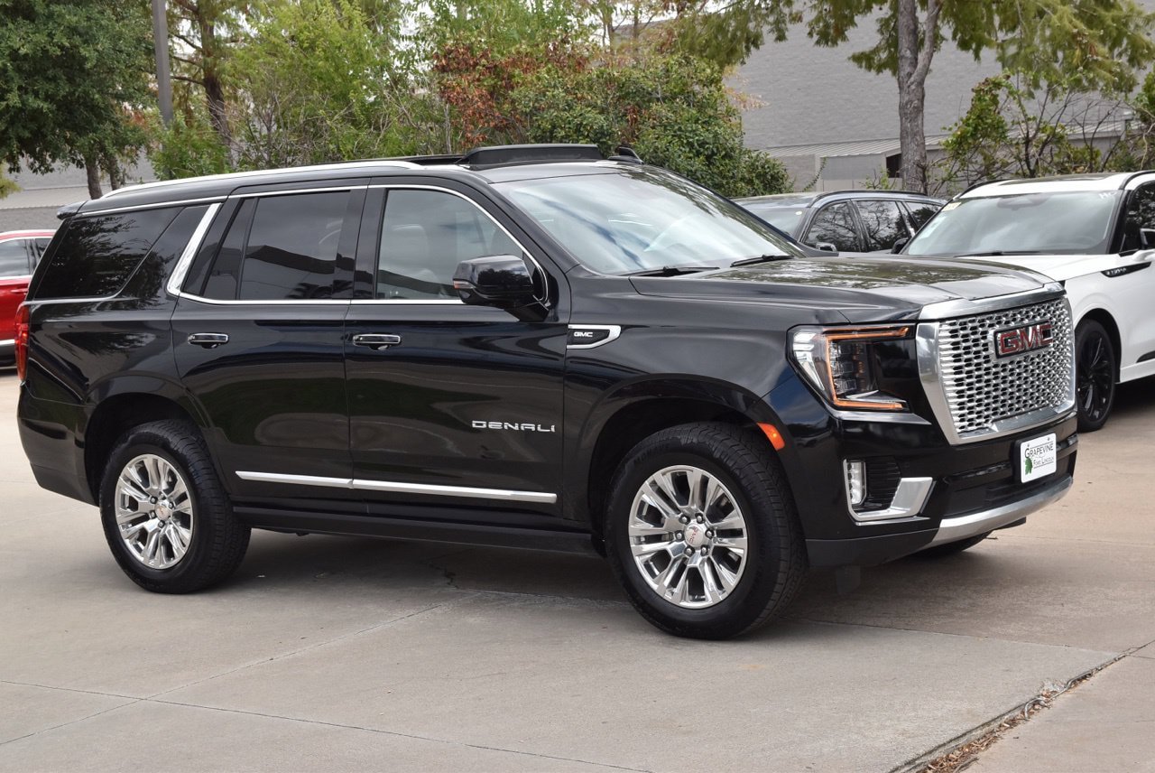 Used 2024 GMC Yukon Denali w/ LPO, Floor Liner Package AWD/4WD image 5