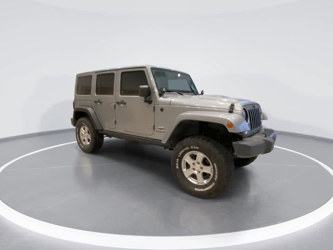 Used 2014 Jeep Wrangler Unlimited Sahara AWD/4WD image 2