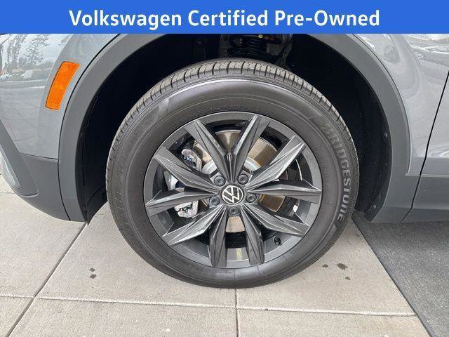 Certified 2024 Volkswagen Tiguan SE w/ Panoramic Sunroof Package AWD/4WD image 10