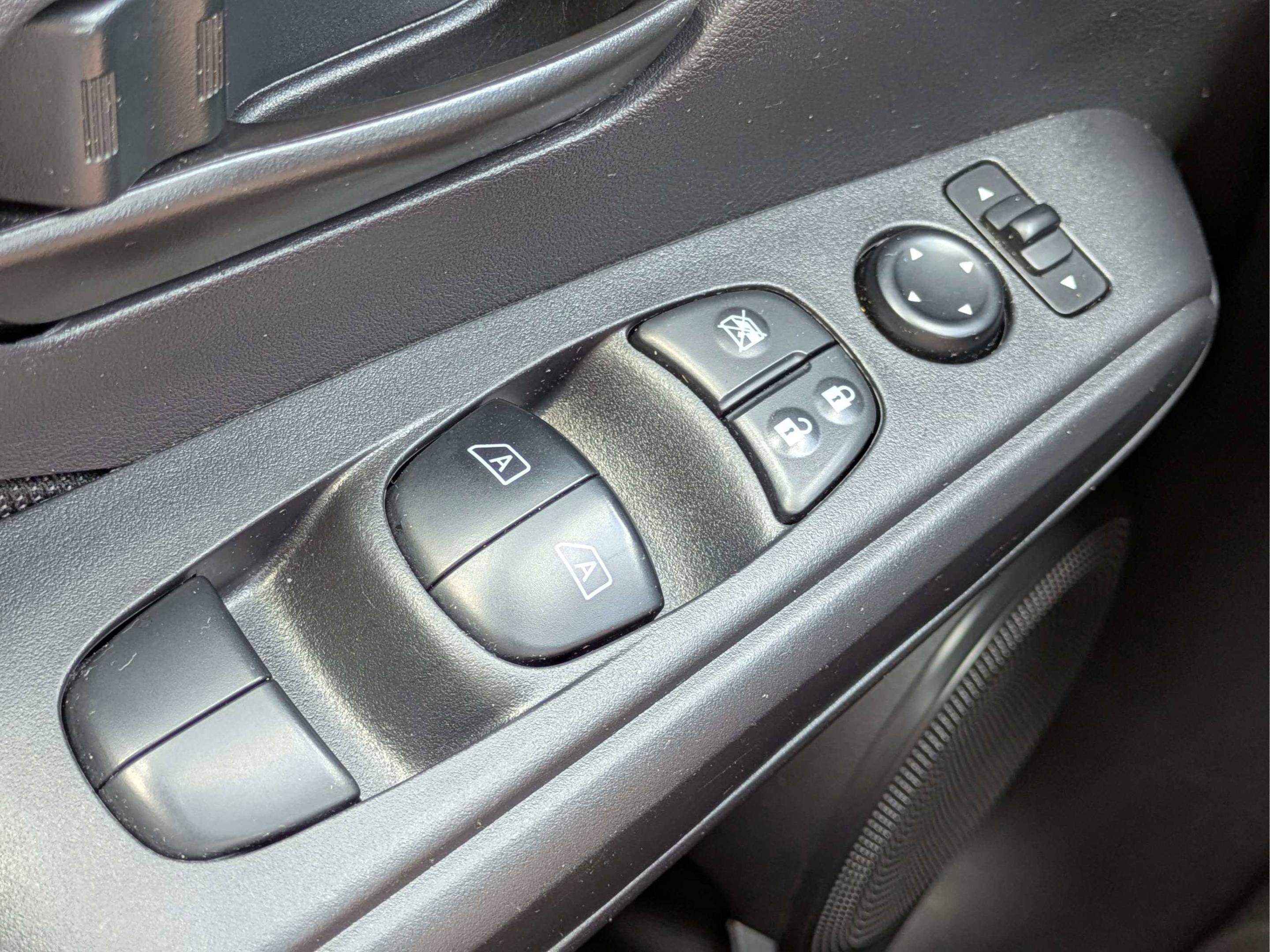 Used 2024 Nissan Kicks S image 20