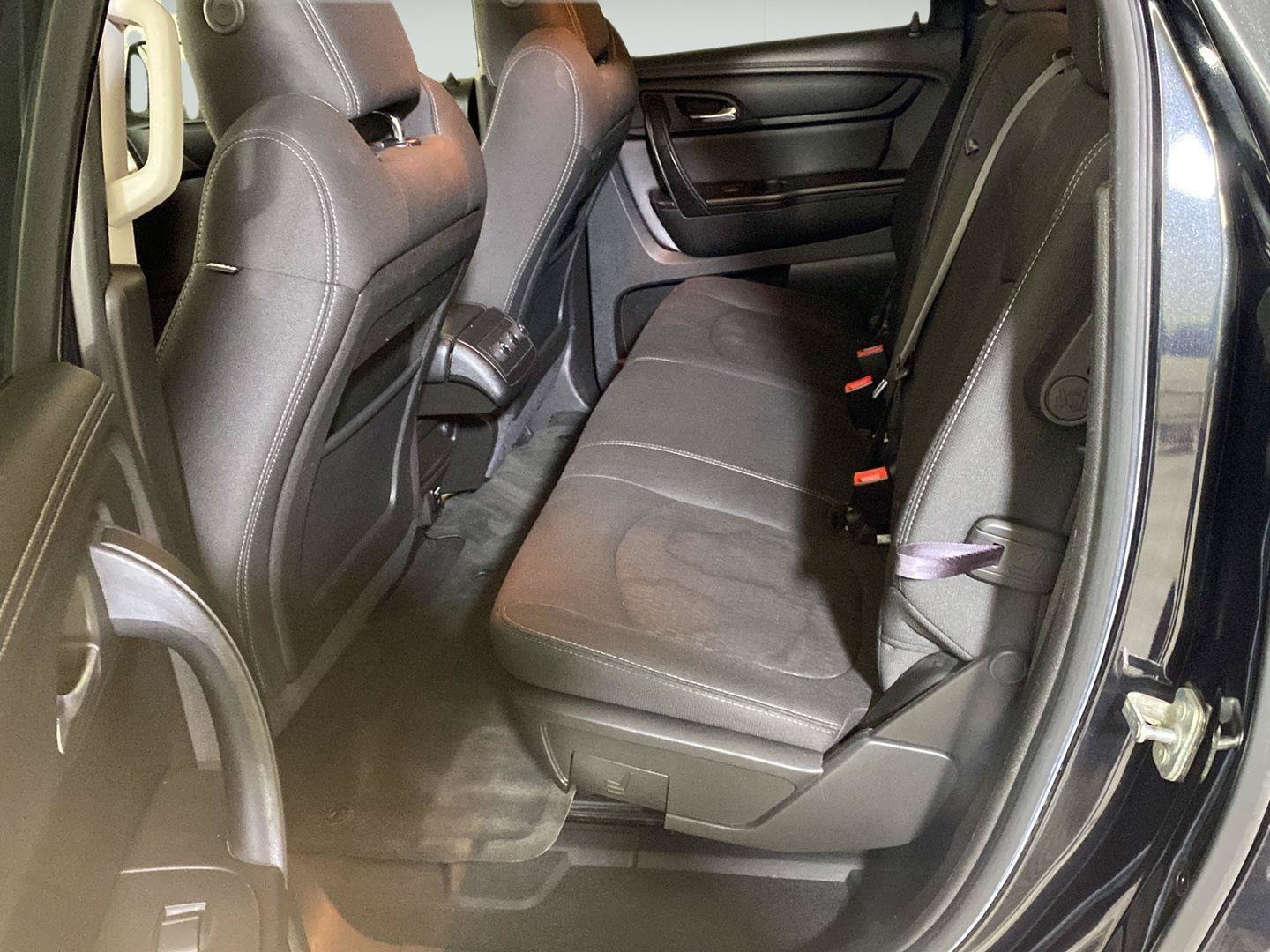 Used 2014 GMC Acadia SLE FWD image 16