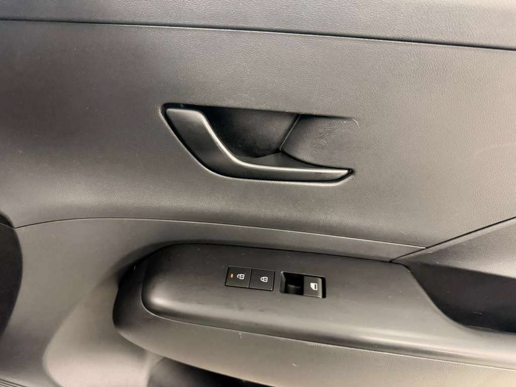 Used 2024 Hyundai Kona SEL FWD image 40