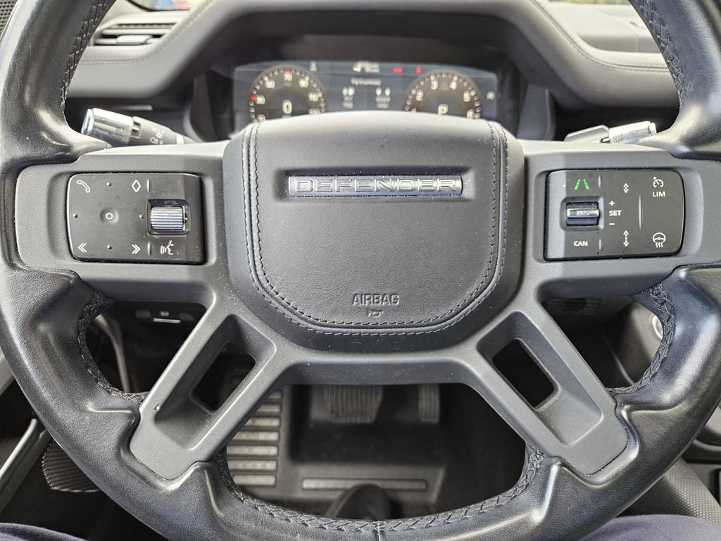 Used 2022 Land Rover Defender 110 X-Dynamic HSE AWD/4WD image 17