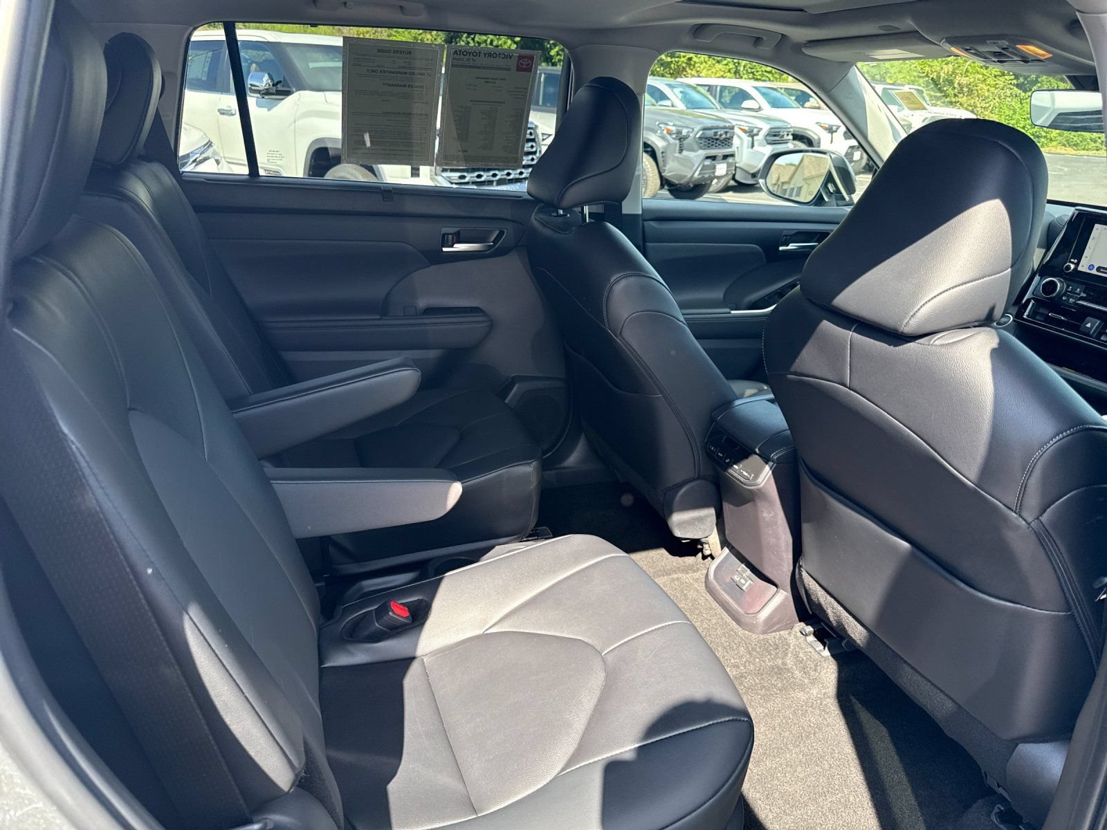 Used 2026 Toyota Highlander XLE AWD/4WD image 25