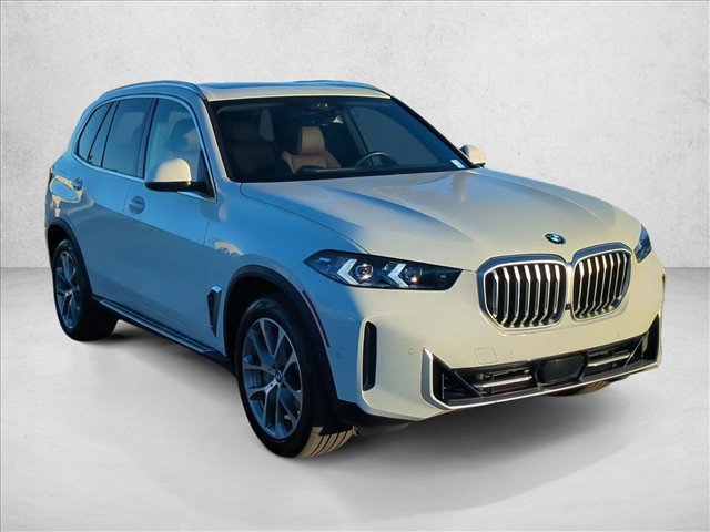 Used 2024 BMW X5 sDrive40i w/ Premium Package RWD image 3