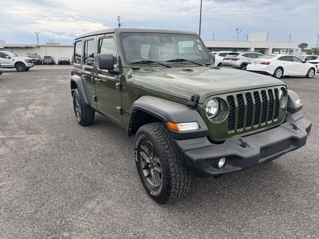 Used 2024 Jeep Wrangler Unlimited Sport AWD/4WD image 3