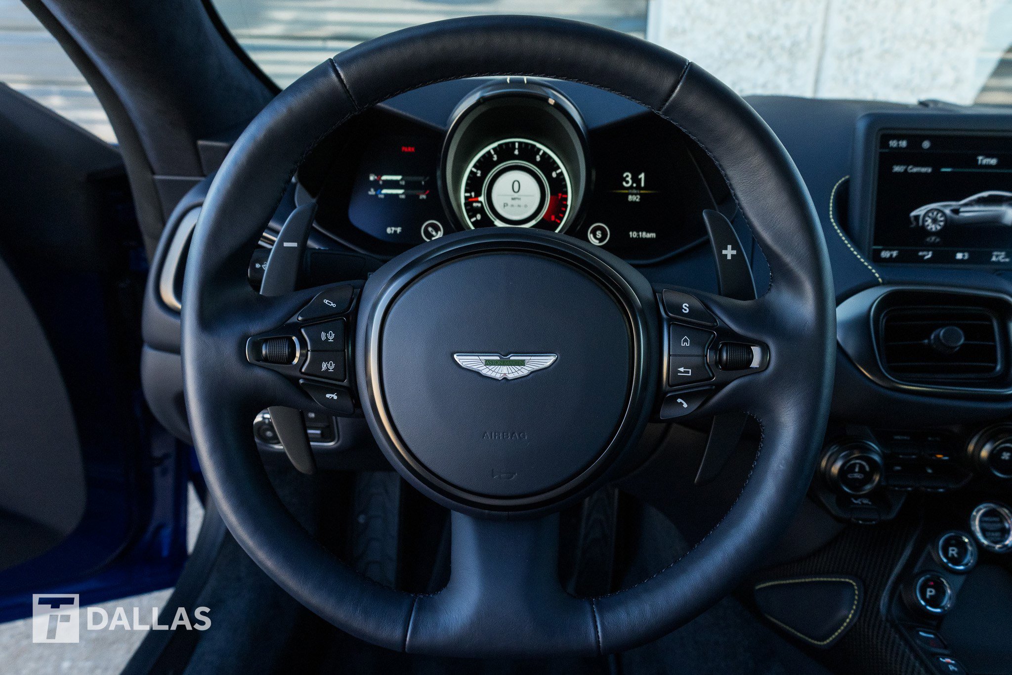 Used 2023 Aston Martin V8 Vantage Coupe image 25