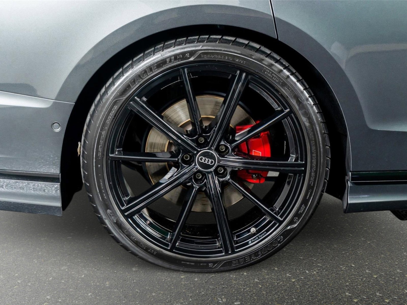 Used 2022 Audi S8 w/ S8 Executive Package image 9