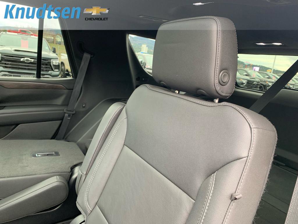 Used 2023 Chevrolet Tahoe Z71 w/ Z71 Off-Road Package AWD/4WD image 17