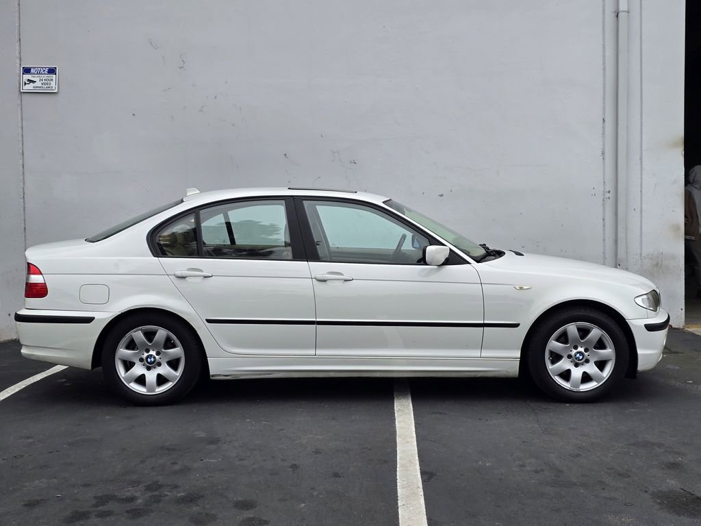 Used 2004 BMW 325i Sedan image 4