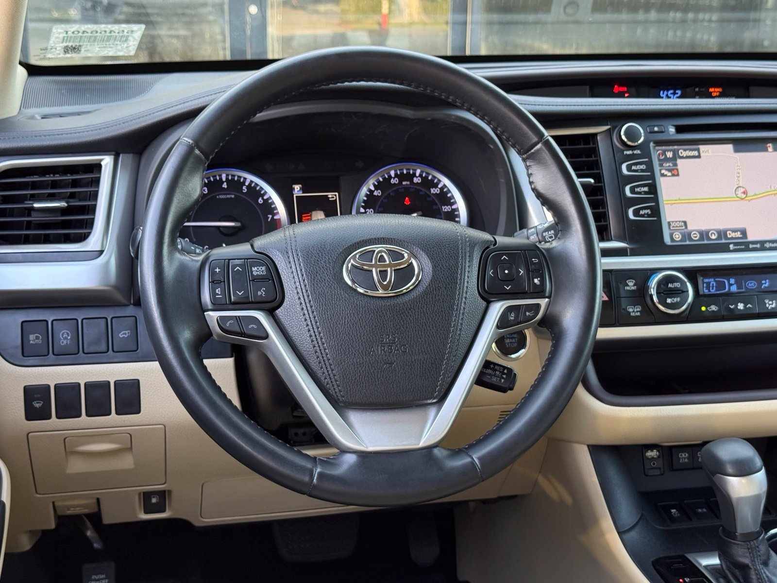 Used 2018 Toyota Highlander XLE FWD image 39
