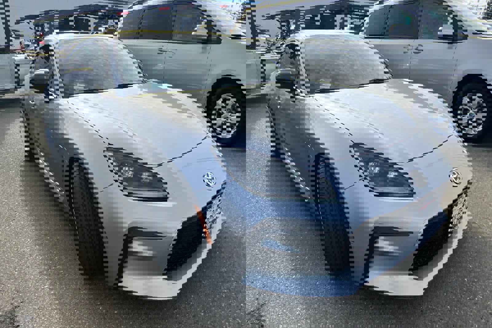 Used 2023 Toyota GR86 Premium image 3