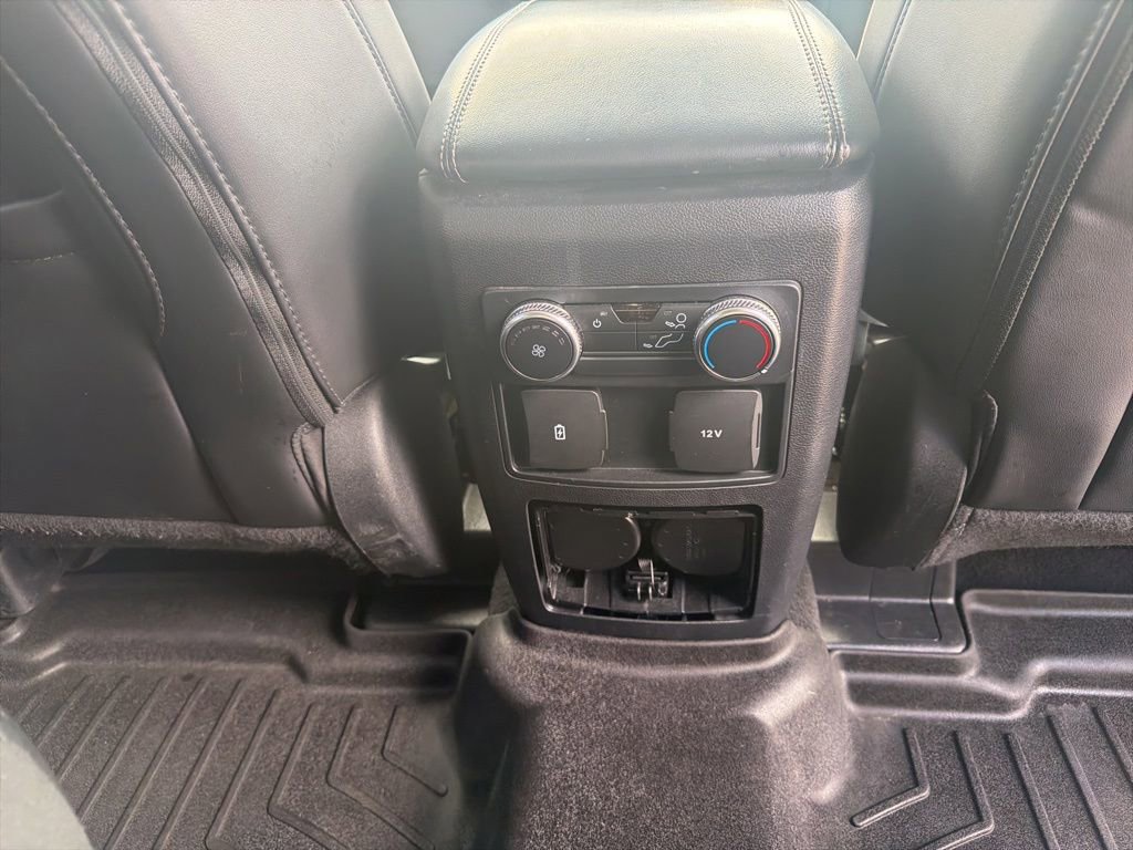 Used 2022 Ford Explorer XLT w/ Equipment Group 202A AWD/4WD image 40