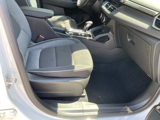 Certified 2024 Chevrolet TrailBlazer LT w/ LT Cold Weather Package FWD image 15