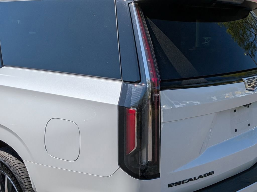 Used 2022 Cadillac Escalade ESV Sport Platinum w/ Heavy-Duty Trailer Package image 10