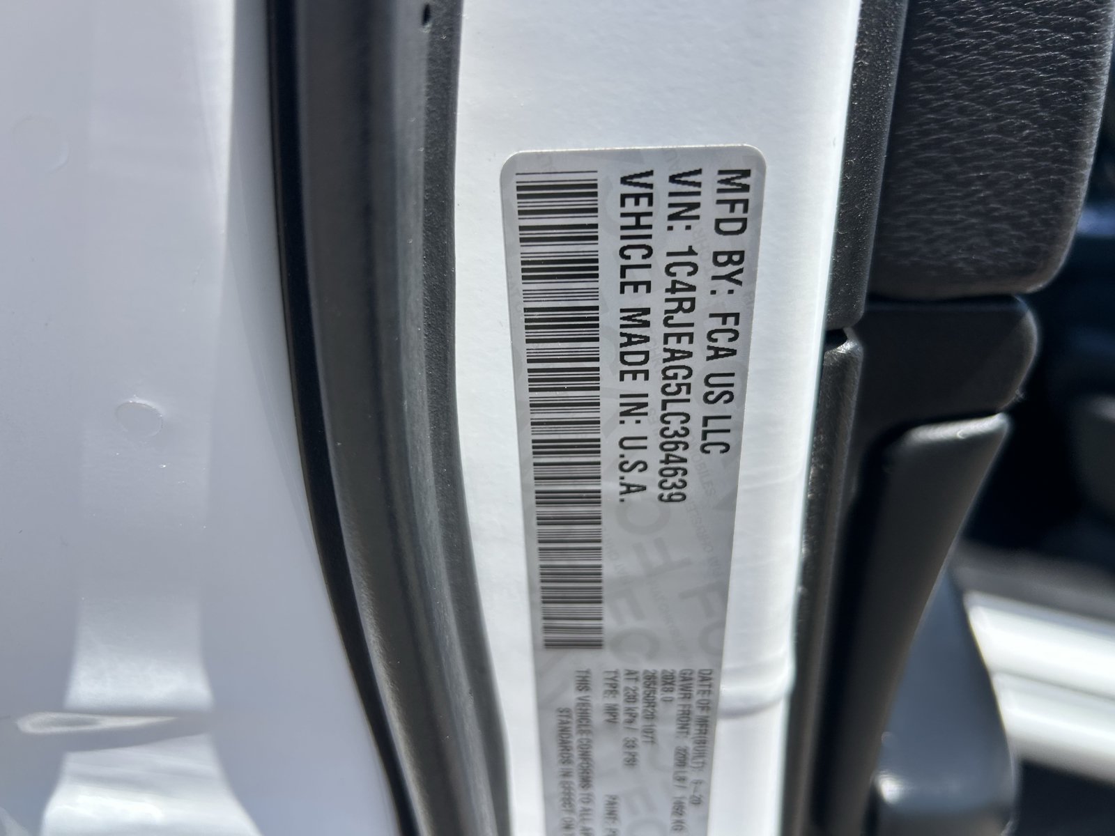 Used 2020 Jeep Grand Cherokee Altitude RWD image 33