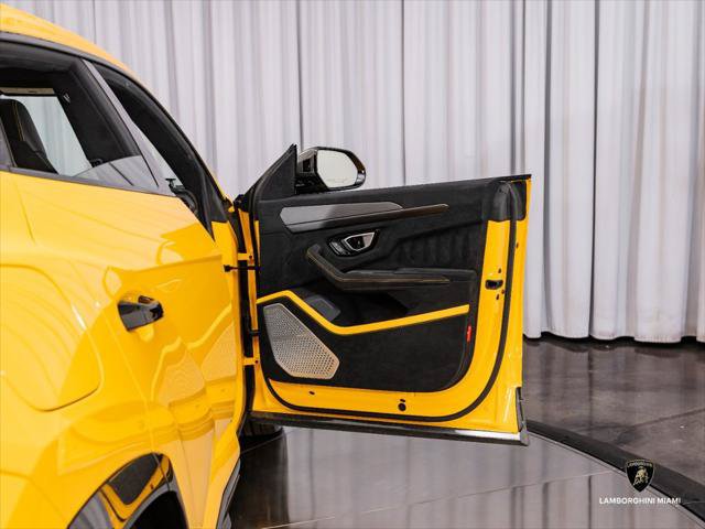 Used 2024 Lamborghini Urus Performante AWD/4WD image 43