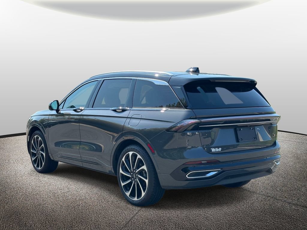 Used 2025 Lincoln Nautilus Black Label AWD/4WD image 4