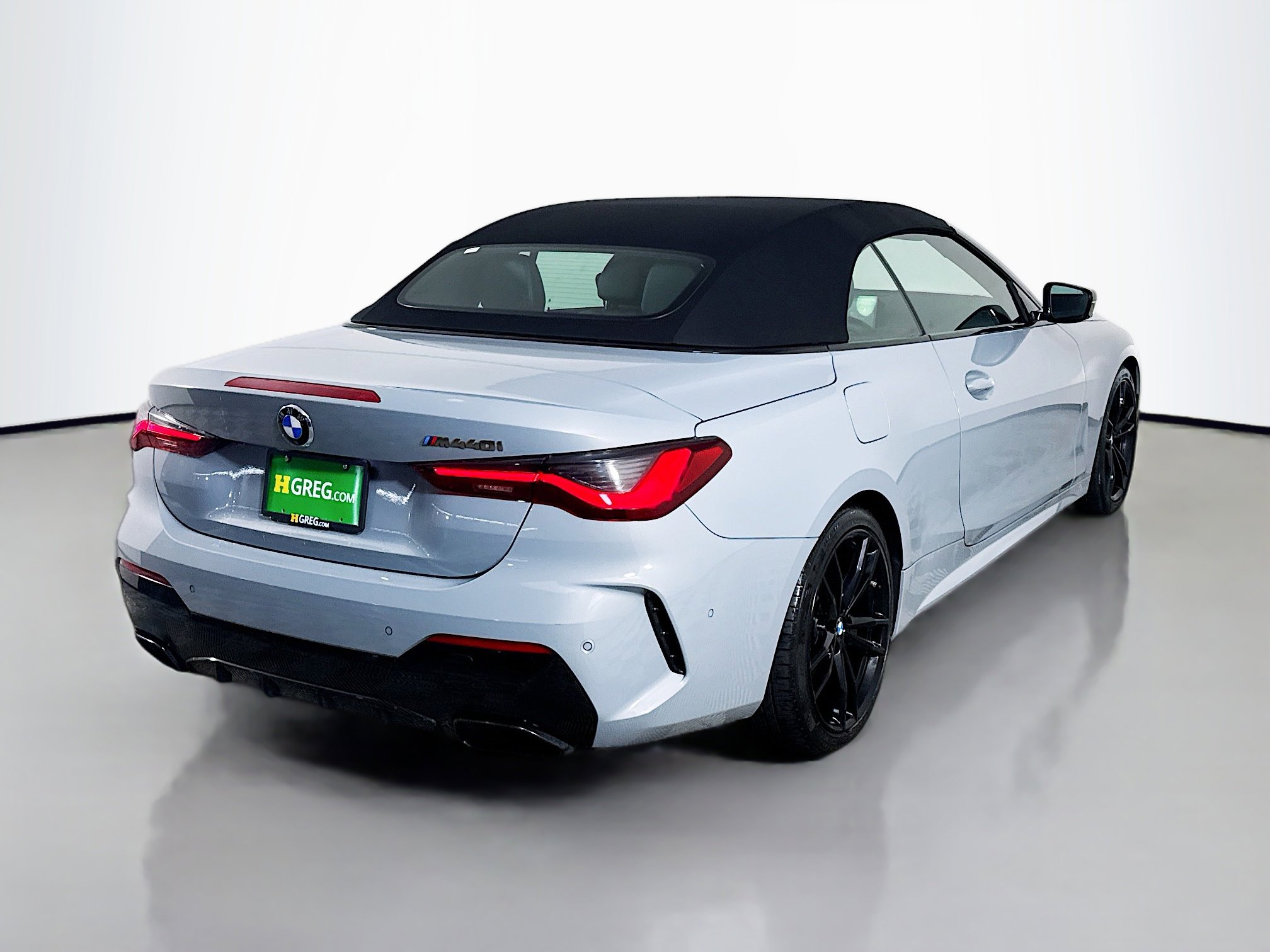 Used 2024 BMW M440i Convertible image 10