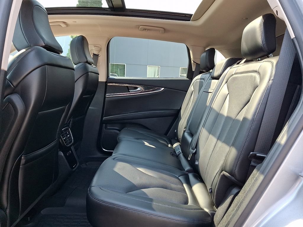 Used 2023 Lincoln Nautilus Reserve AWD/4WD image 14