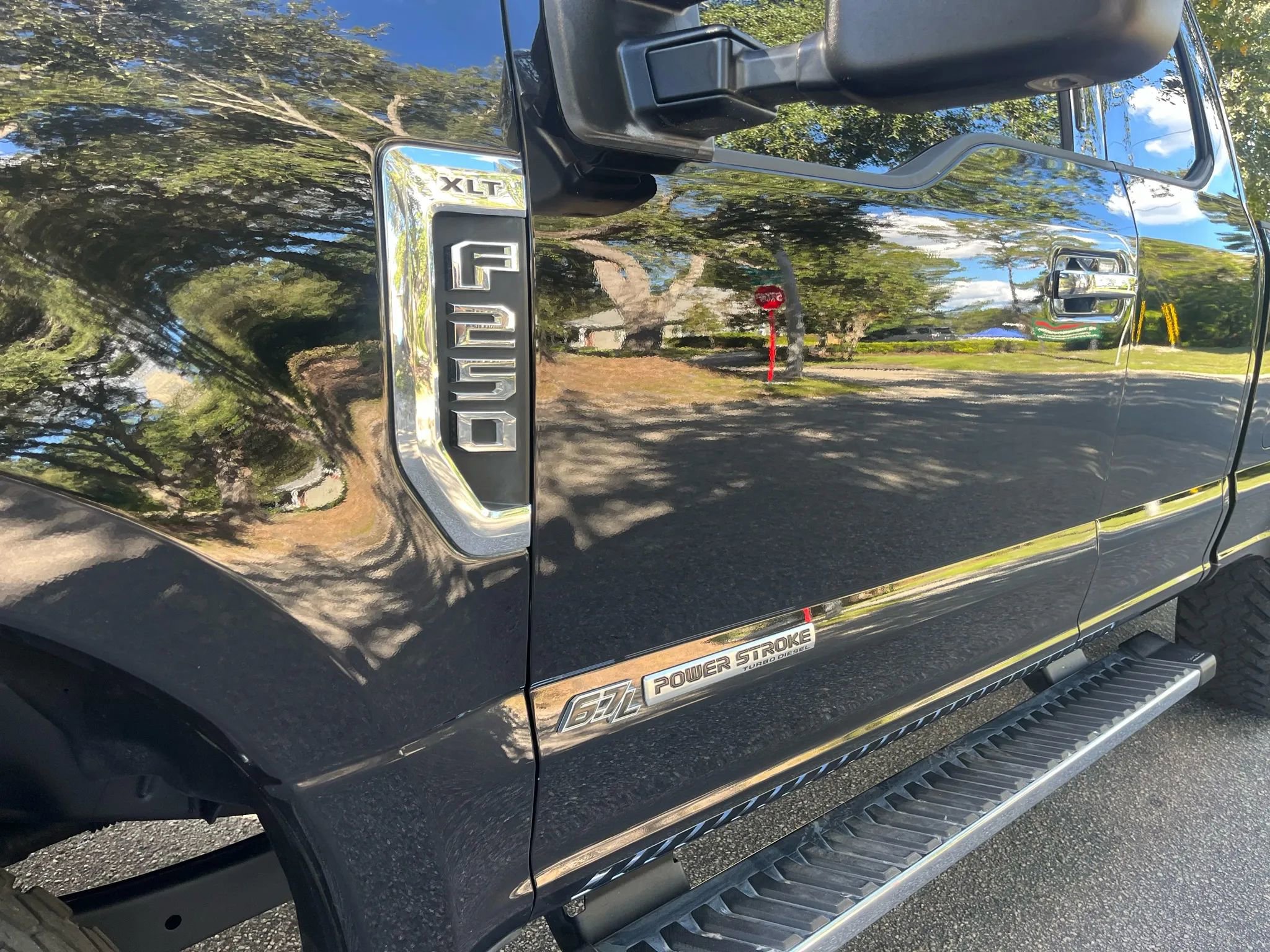 Used 2019 Ford F250 XLT w/ XLT Premium Package image 13