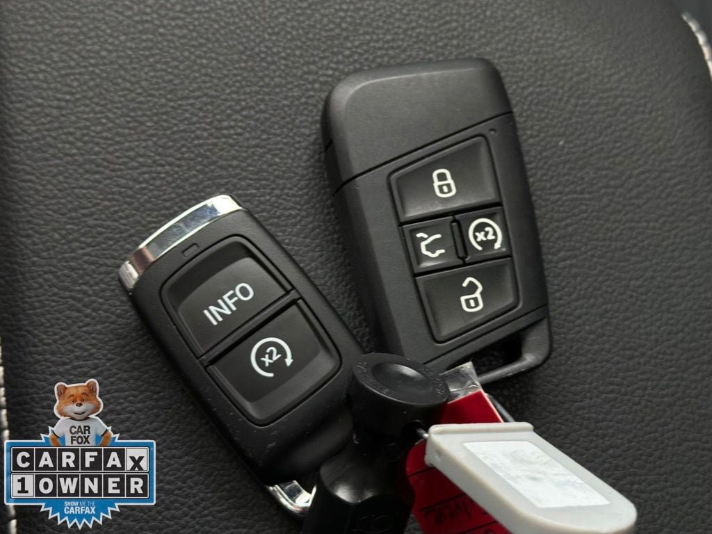 Used 2025 Volkswagen Jetta SEL FWD image 26