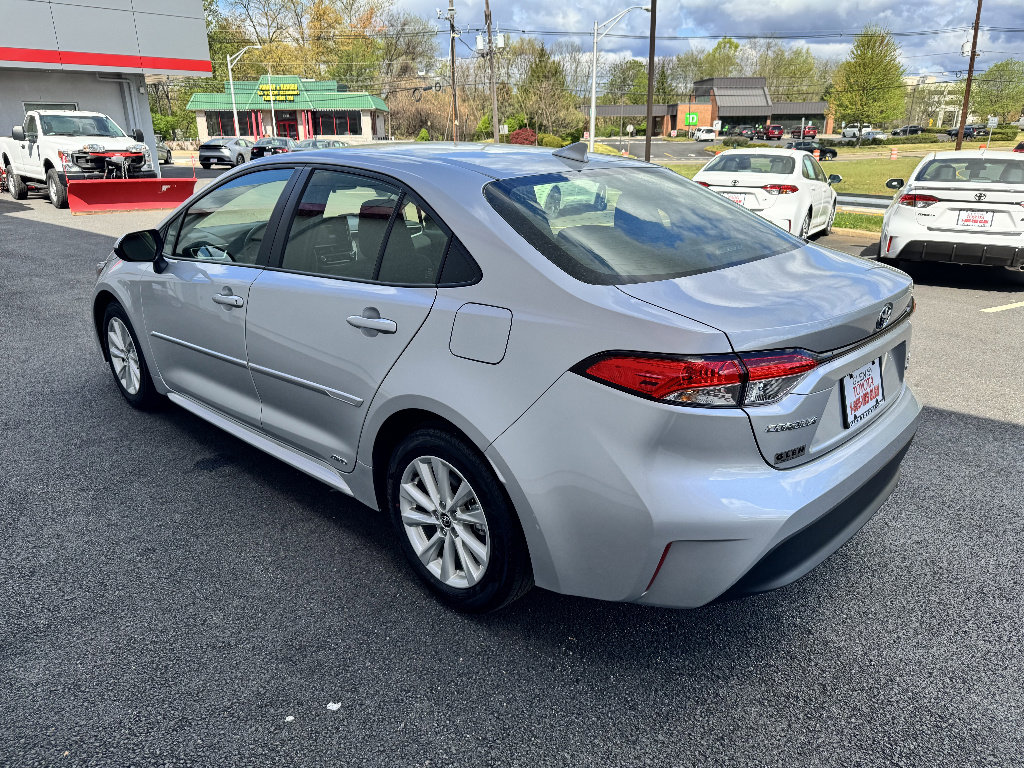 Used 2025 Toyota Corolla LE w/ LE Premium Package AWD/4WD image 7