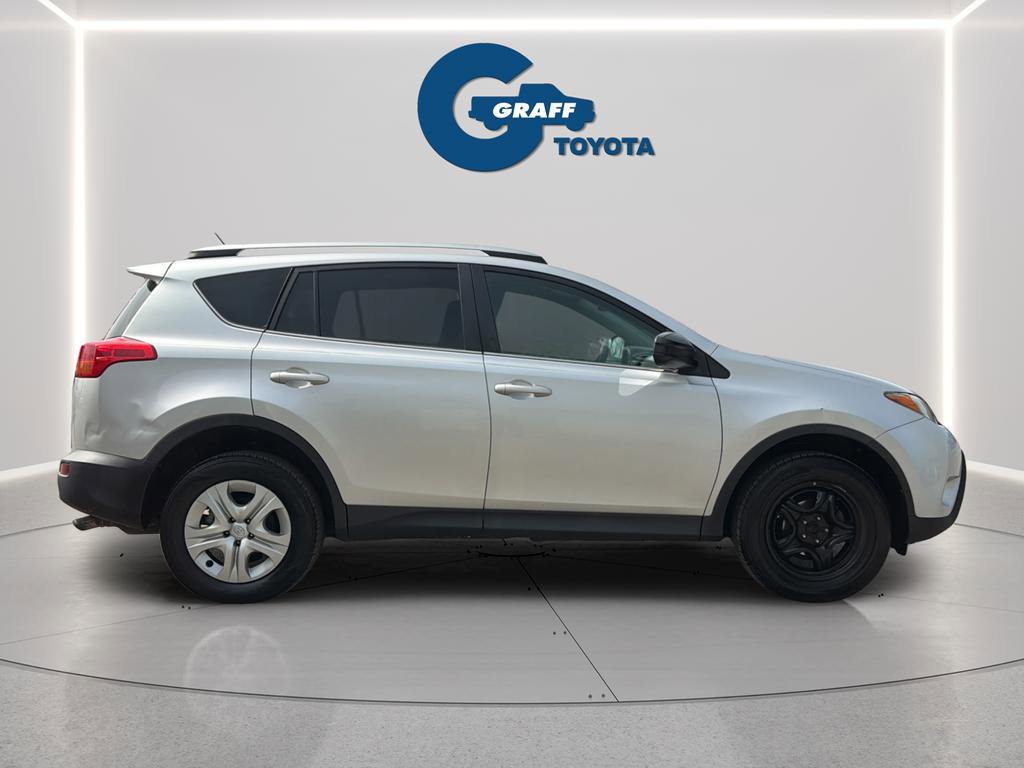 Used 2015 Toyota RAV4 LE image 9