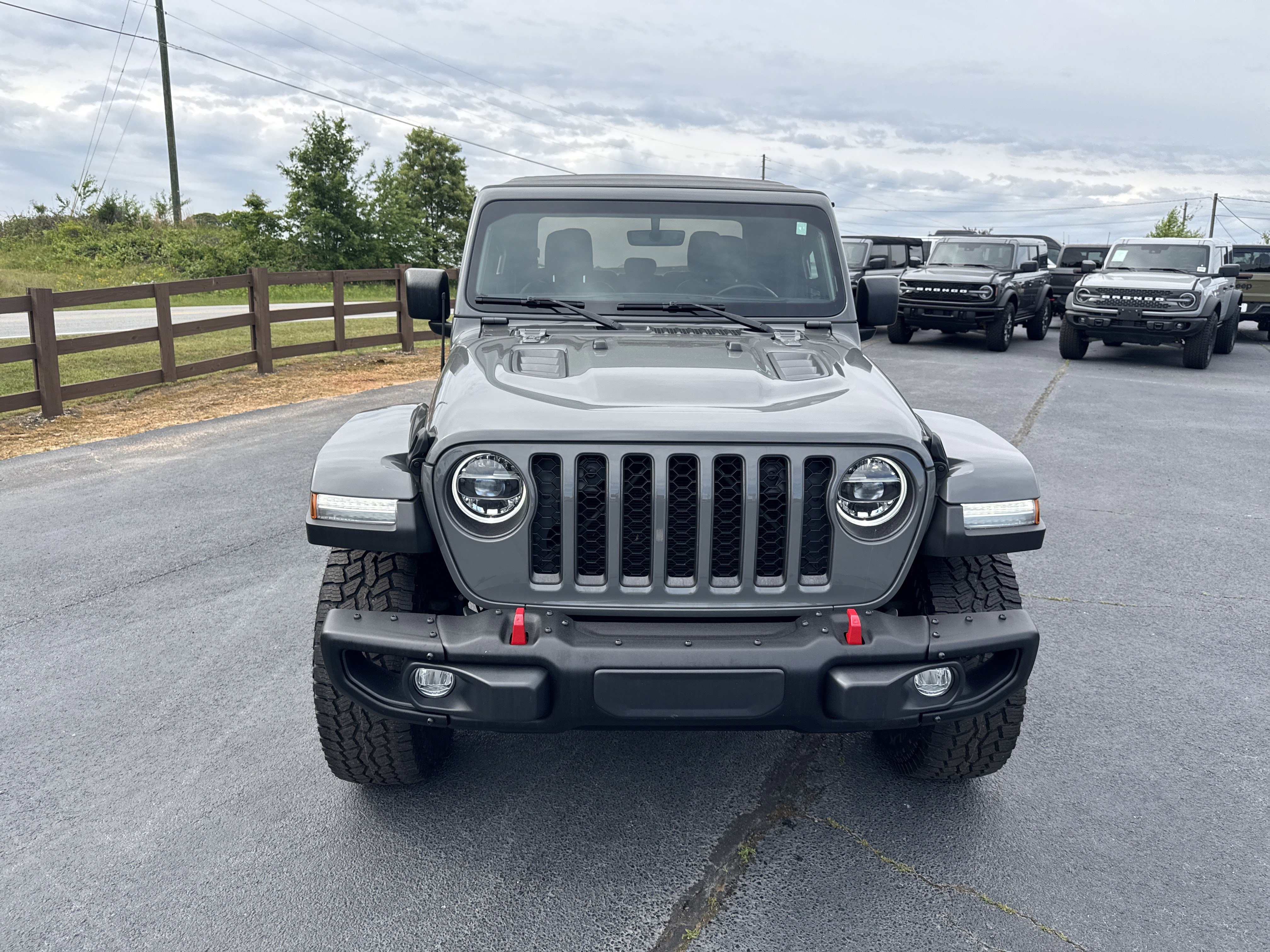 Used 2021 Jeep Gladiator Rubicon AWD/4WD image 3